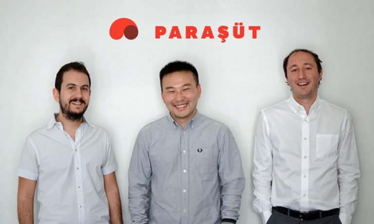 Paraşüt yolculuğuna başladı!